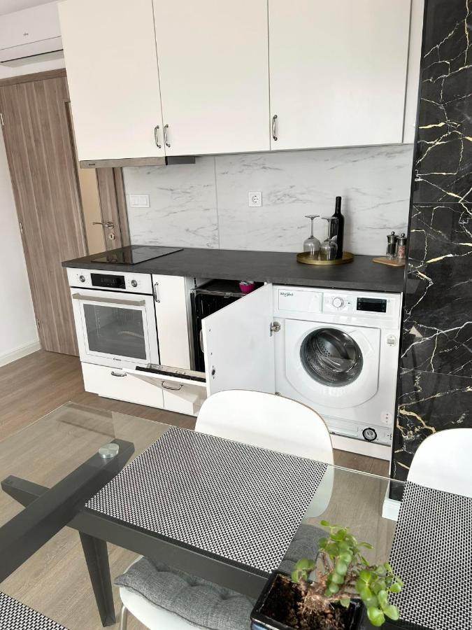 Smart Apartment Mir Varna Exterior photo